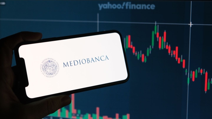 Акционеры Mediobanca сорвали сделку для защиты от поглощения MPS
