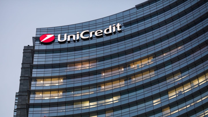 UniCredit готов уступить Германии места в совете ради сделки с Commerzbank
