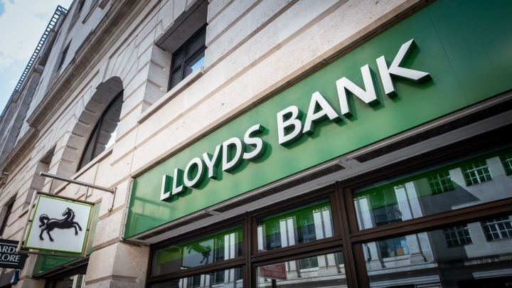 Lloyds ужесточает оценку персонала, под угрозой тысячи рабочих мест