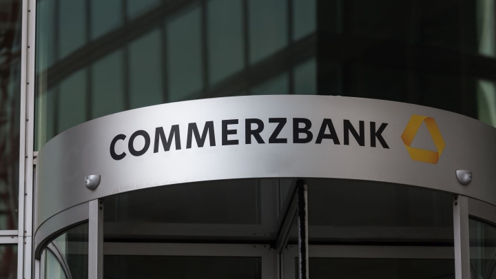 Глава Commerzbank отвергает поглощение со стороны UniCredit