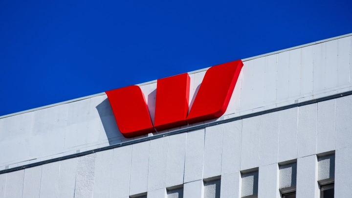 Westpac: реструктуризация на A$273 млн и снятие надбавки к капиталу APRA