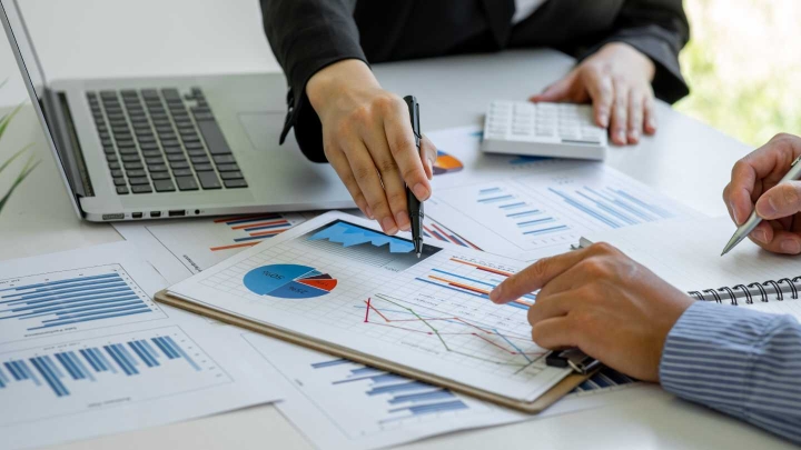 Summit Financial инвестирует в Ivy Wealth Management, расширяя сеть RIA в США