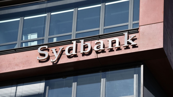 Sydbank стал пятым по величине банком Дании после одобрения слияния