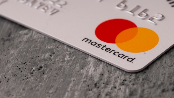 FAB и Mastercard представили мобильные виртуальные карты для корпораций ОАЭ